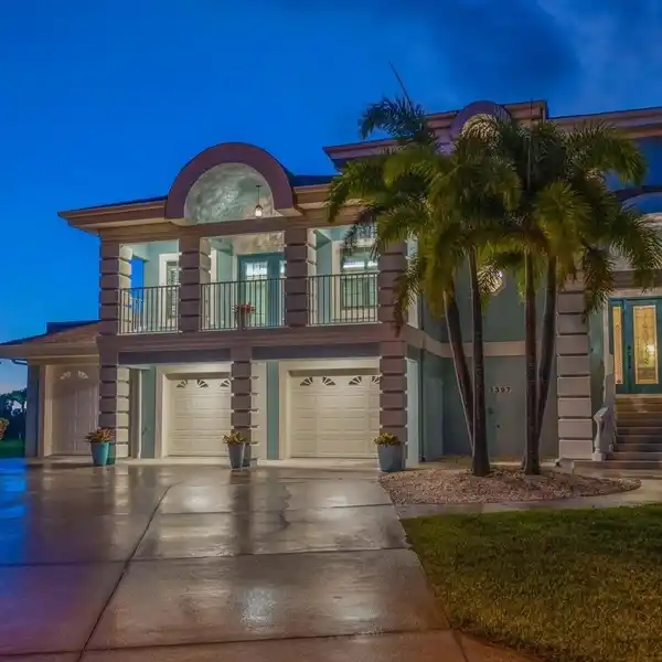 FLORIDA WATERFRONT LIVING AT ITS FINEST ON THE NATURE COAST