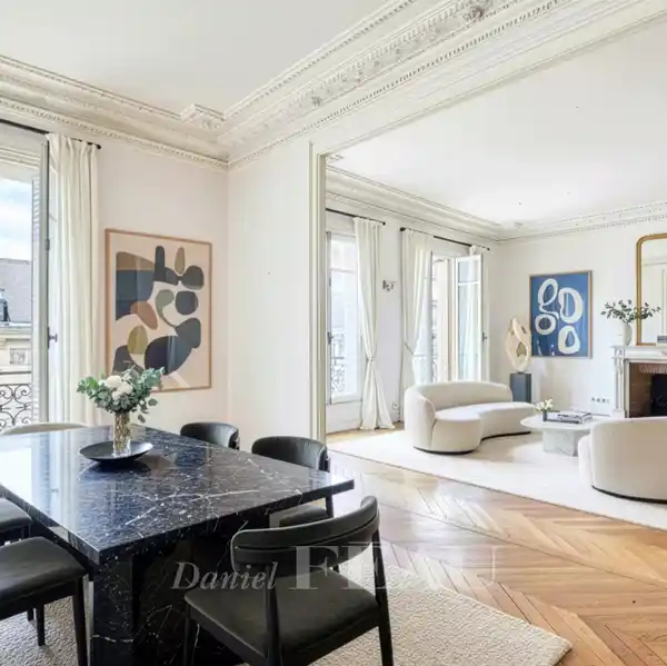 BRIGHT PARISIAN APARTMENT WITH EXCEPTIONAL HIGH CEILINGS