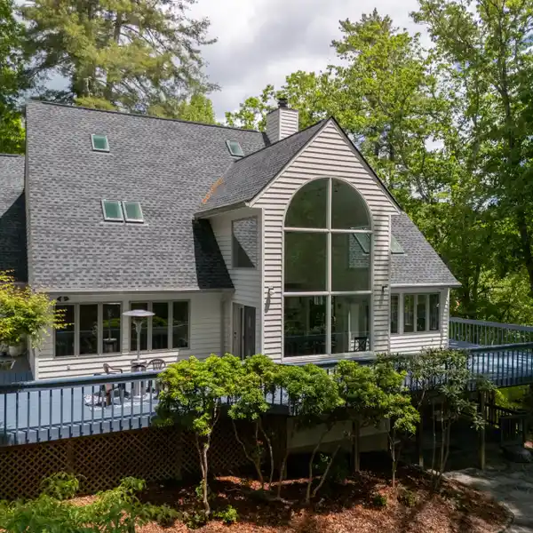 WHIMSICAL ELEGANCE MEETS SECLUDED SERENITY