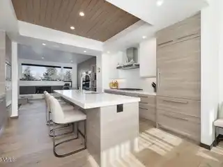 Modern Townhome Blending Luxury and Convenience