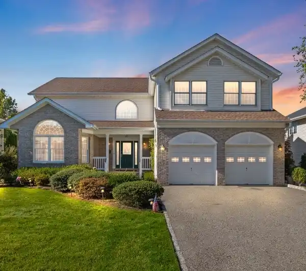 TIMELESS ELEGANCE WITH EVERYDAY COMFORT