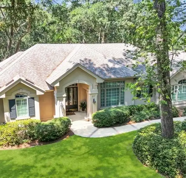 BEAUTIFULLY MAINTAINED PORT ROYAL PLANTATION HOME