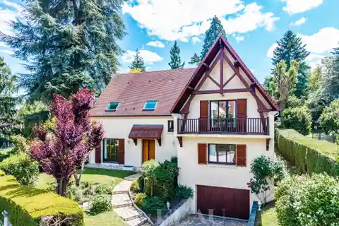 Family-friendly Retreat Close to Village Amenities