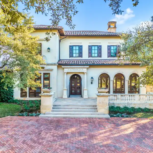 BREATHTAKING LUXURY ESTATE IN SAN ANTONIO