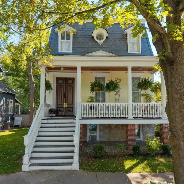 BEAUTIFULLY RESTORED 1873 SECOND EMPIRE HOME