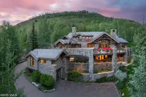 Luxurious Architectural Gem Above Vail Village