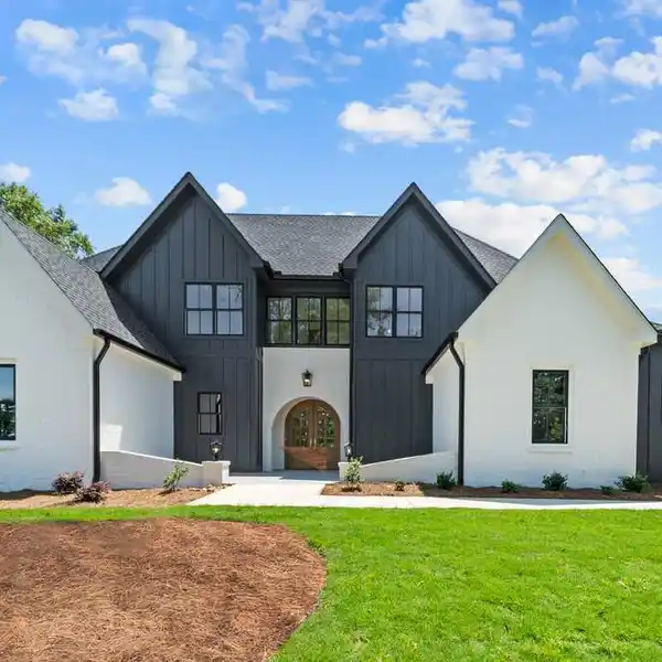 EXCEPTIONAL NEW CONSTRUCTION WITH GOLF MEMBERSHIP INCLUDED