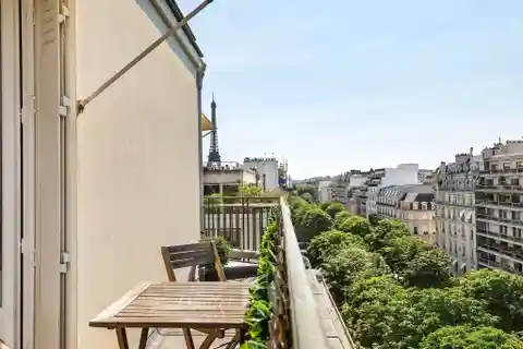 Gorgeous Apartment with Open Views