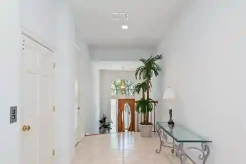 Spacious Villa Located in Pointe at Pelican Bay