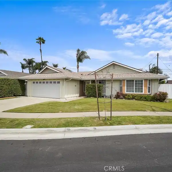 CHARMING SINGLE-LEVEL HOME