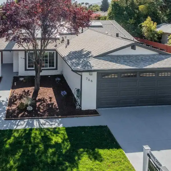 BEAUTIFULLY UPDATED SINGLE-STORY HOME IN WAGNER FARMS