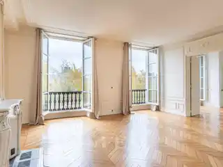 Grand Parisian Residence with Beautiful View of the Seine