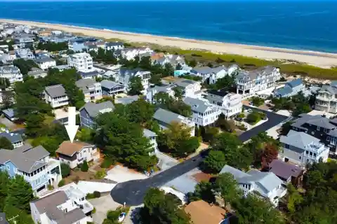 Charming Coastal Cottage with Ocean Breezes