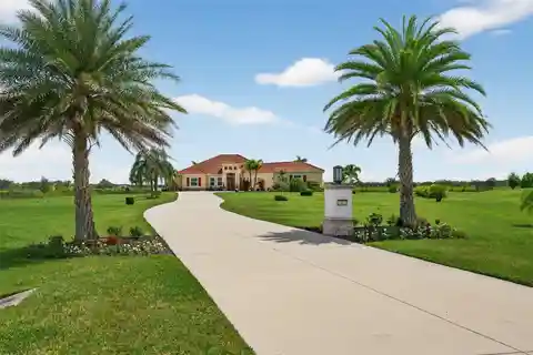 Refined Elegance with Everyday Comfort on 3.5 Acres