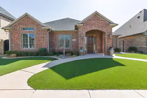 Expertly Crafted Home in Oakmont Estates