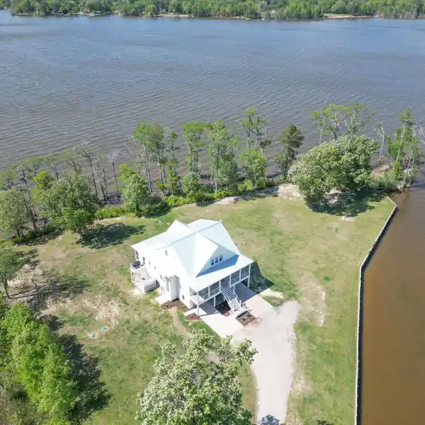 UPGRADED HOME ON A PICTURESQUE PENINSULA