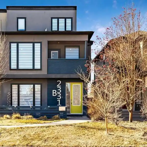 UNIQUE AND INSPIRING MODERN HOME IN RICHMOND