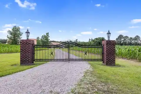 Unique 72-Acre Getaway