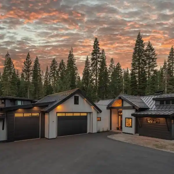 RARE RETREAT IN COVETED SCHAFFER'S MILL