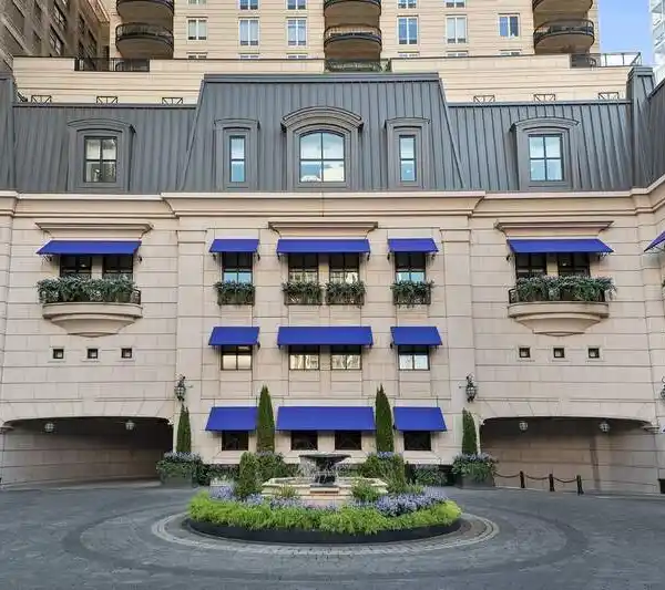 SKY HIGH LUXURY IN RIVER NORTH