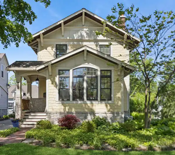 UPDATED BEAUTY IN SOUGHT-AFTER HISTORIC DISTRICT