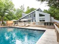 LIGHT-FILLED AND BEAUTIFULLY FURNISHED RENTAL HOME