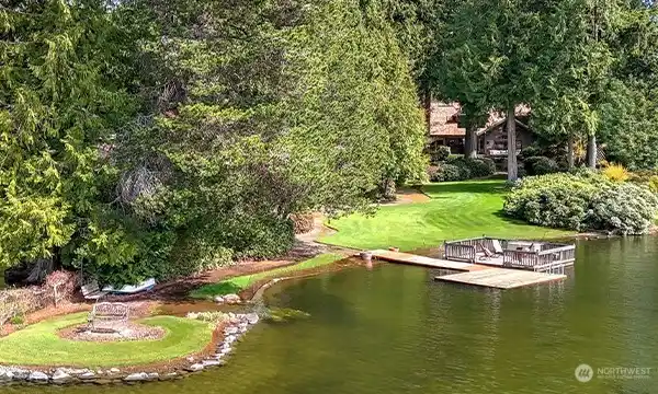 PRIVATE WATERFRONT GEM