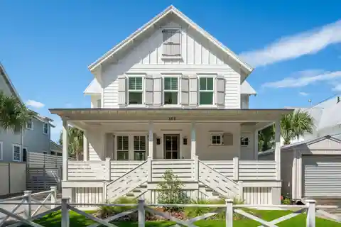 Beautifully Maintained Lowcountry Gem