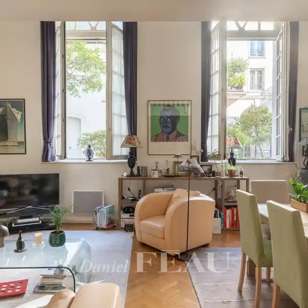 ELEGANT APARTMENT IN SAINT-GERMAIN PRIVATE MANSION