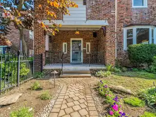 Light-filled Beauty in the Heart of Squirrel Hill