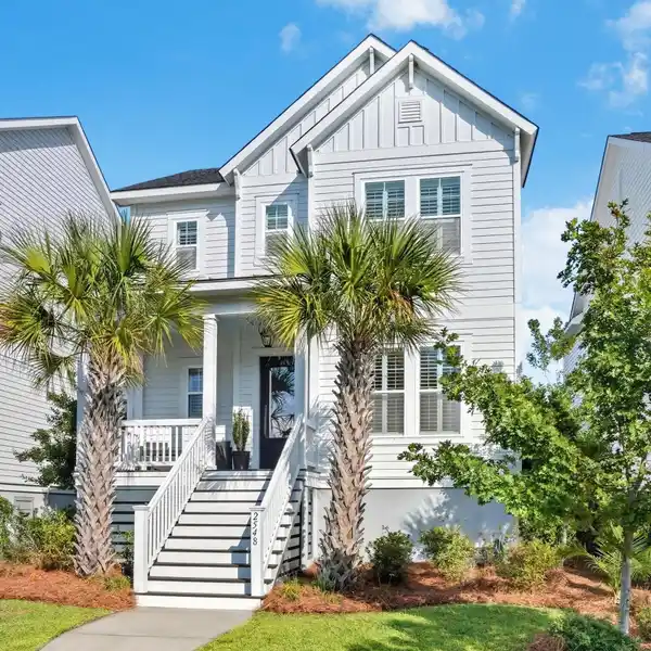 EXCEPTIONAL DANIEL ISLAND LIVING