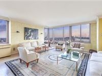 EXCELLENT UNIT WITH  INCREDIBLE CITY AND RIVER VIEWS