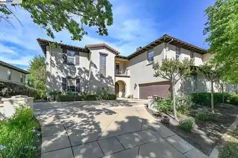 Rare Townhome in Gated Ruby Hill