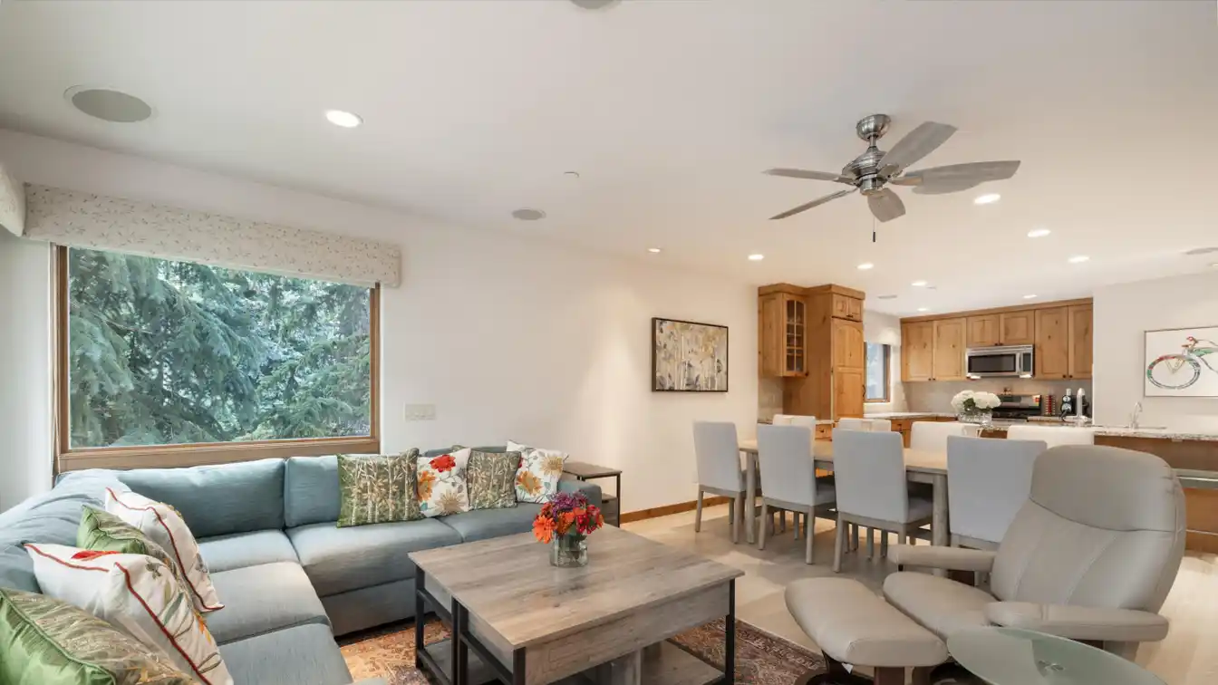 Two-level Residence in the Heart of Lionshead