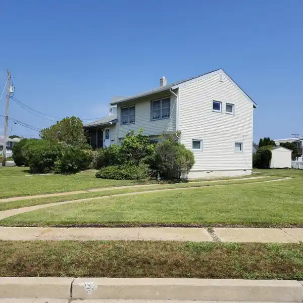 BUILD YOUR DREAM HOME ON AN OVERSIZED LOT