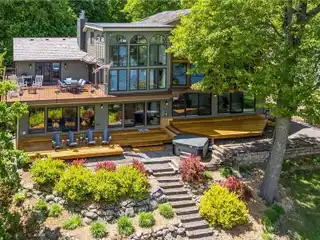 Private Bayfront Oasis with Expansive Sunroom