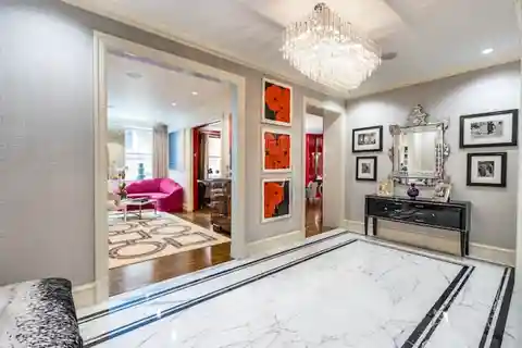Renovated Park Avenue Home in a Convenient Location