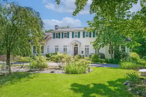 Grand Circa 1880 Colonial