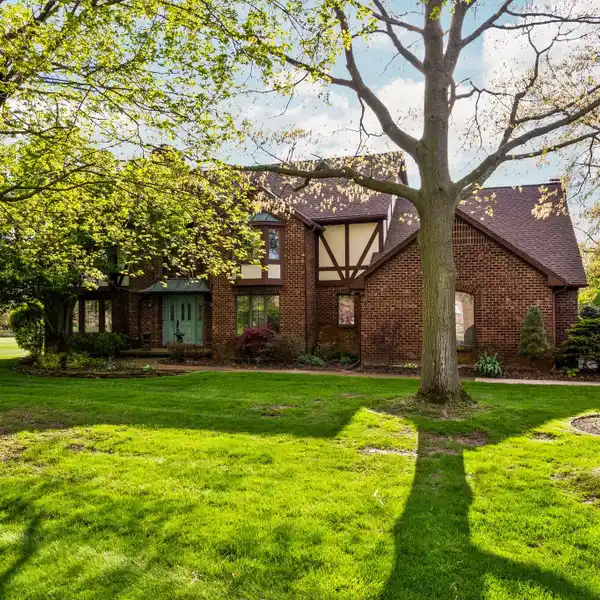 STATELY CUSTOM HOME IN TANGLEWOOD
