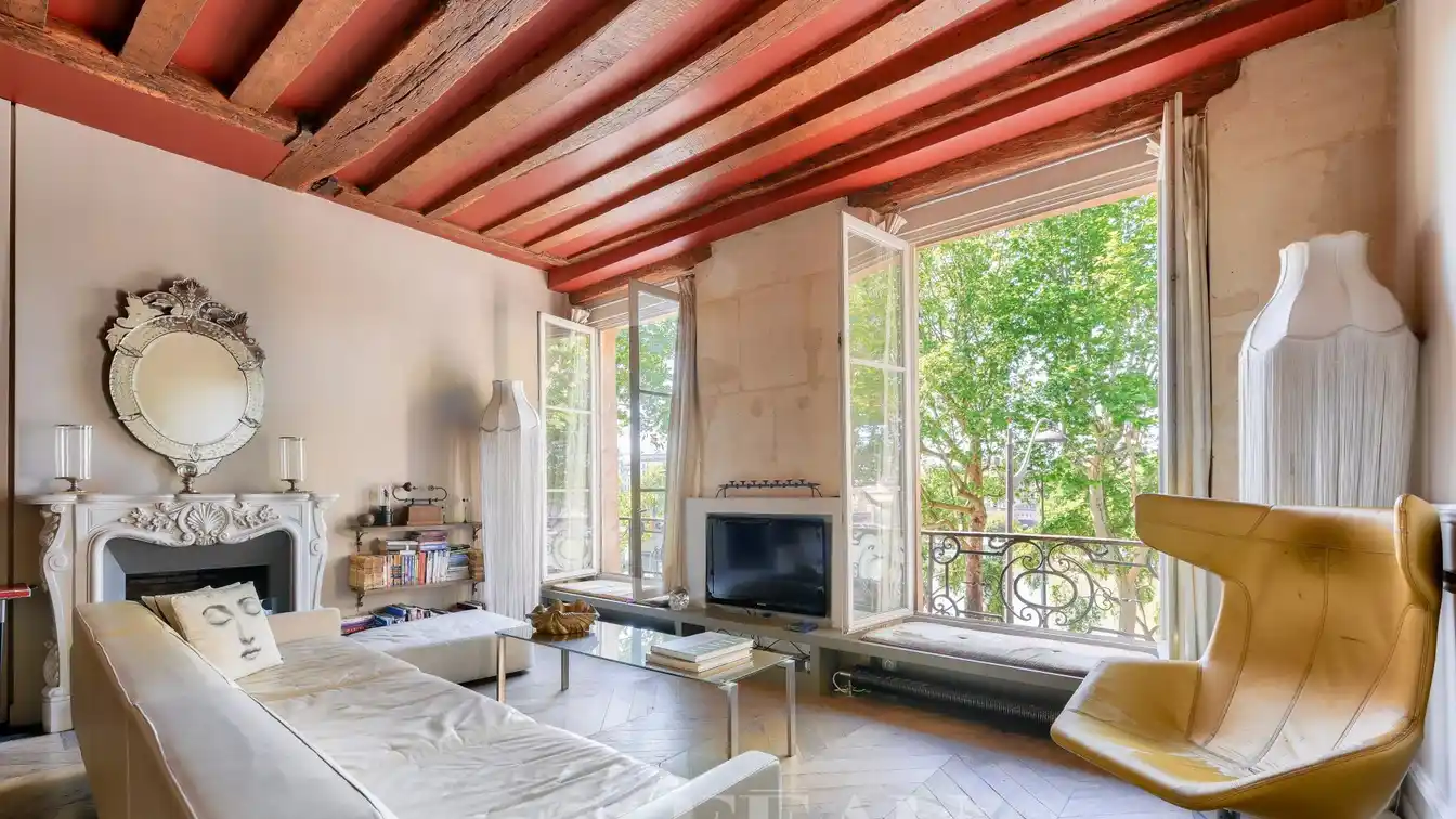 Superb Pied-à-terre in a Beautiful 19th Century Building