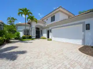 Beautifully Redone Home on Golf Course and Lake