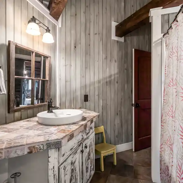 ARTISAN LUXURY WITH ENDLESS MOUNTAIN VIEWS