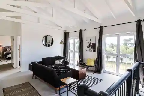 Exceptional Residence in a Serene Location