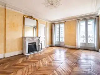 Elegant Full-Floor Apartment