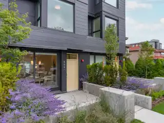 Luxury Townhouse with Rooftop Deck