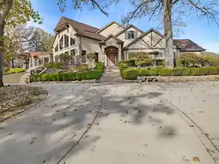 A Magnificent Blend of Luxury and Comfort