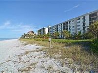 LIGHT AND AIRY BEACHFRONT RENTAL