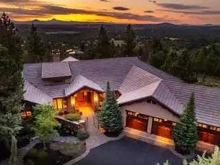 Beautifully Crafted Home on Awbrey Butte