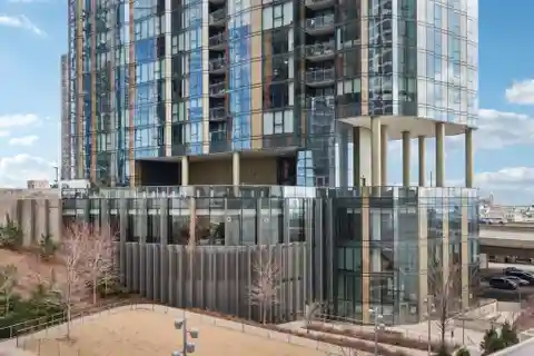 Fabulous 3-bedroom Lakefront Home at Cirrus