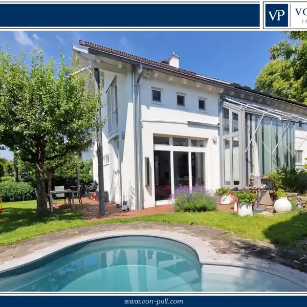 MODERN ARCHITECTURE AND CLEAR LINES: DREAM HOUSE WITH PLENTY OF PRIVACY AND EXCLUSIVE AMENITIES